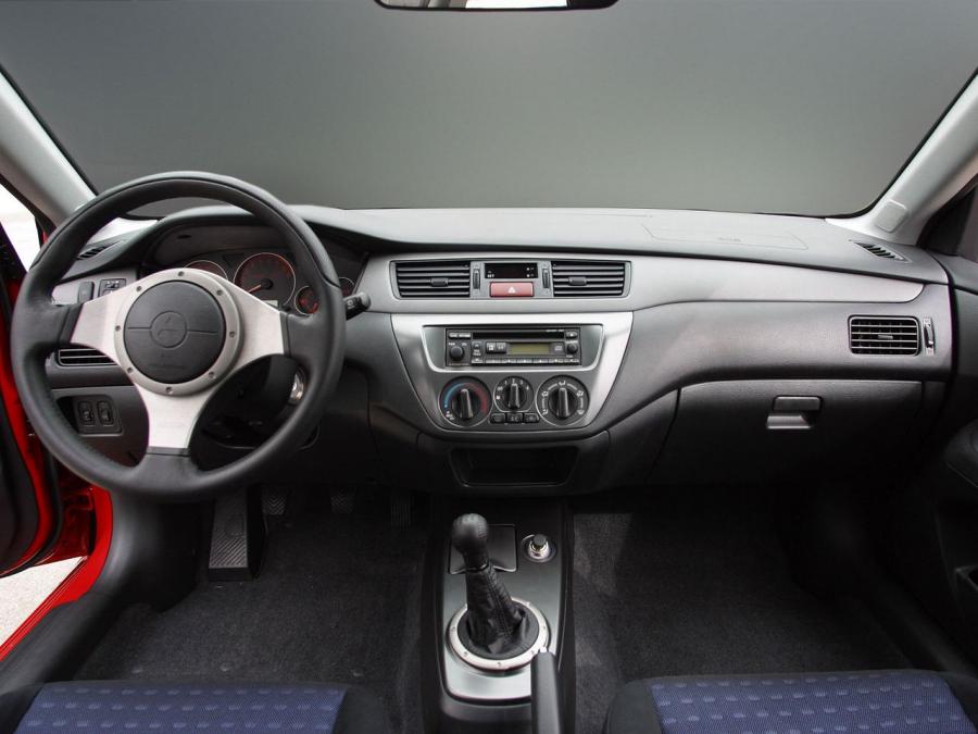 Торпедо Mitsubishi Lancer Evolution VIII 2003 года  (NA) (фото 15 из 19)